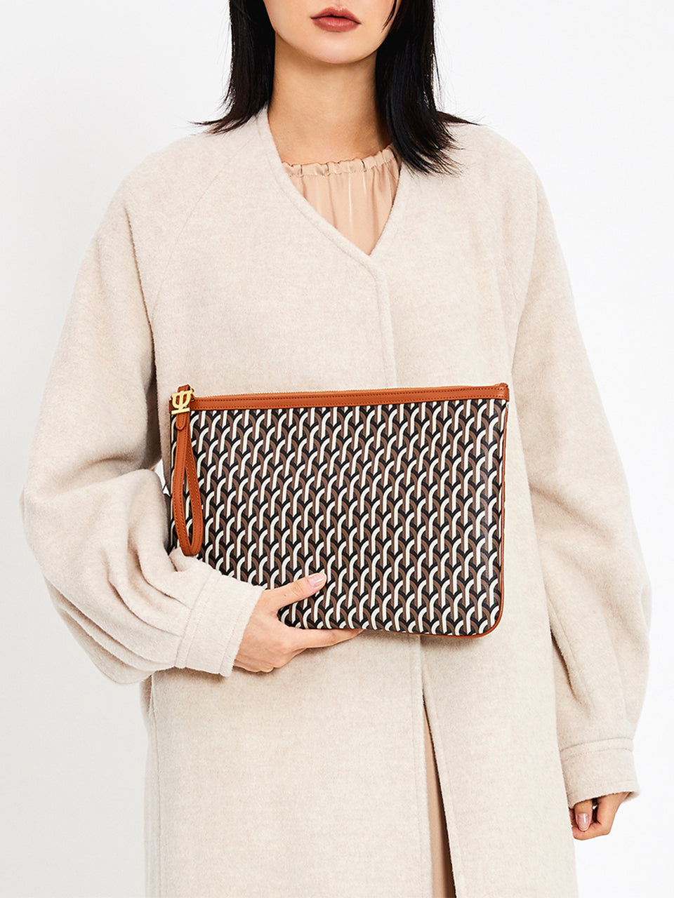 DT Clutch Bag_Gotica_Camel